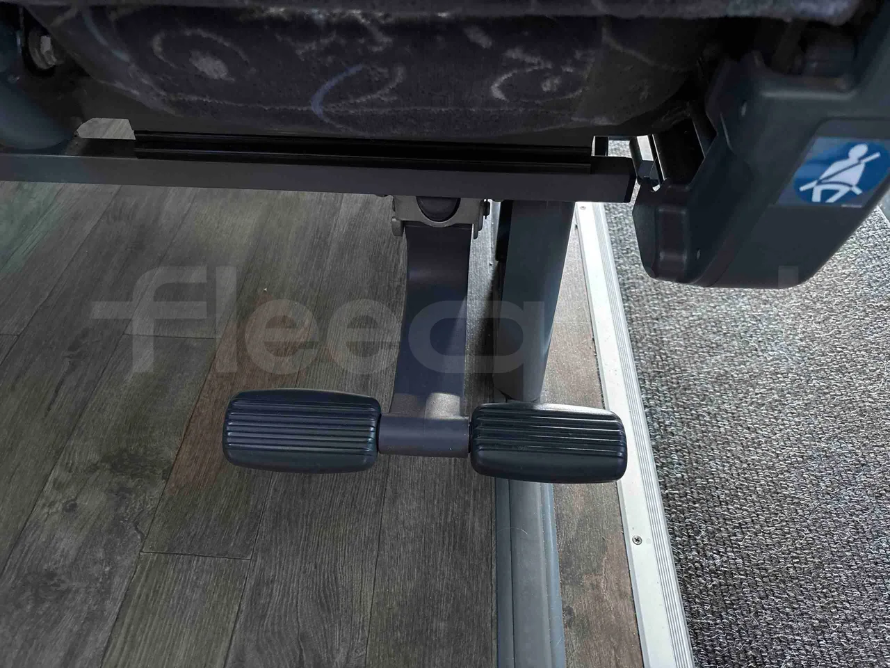 Scania M330 TDX1X3 - Euro6 - 331kW - 13mt - footrest detail photo