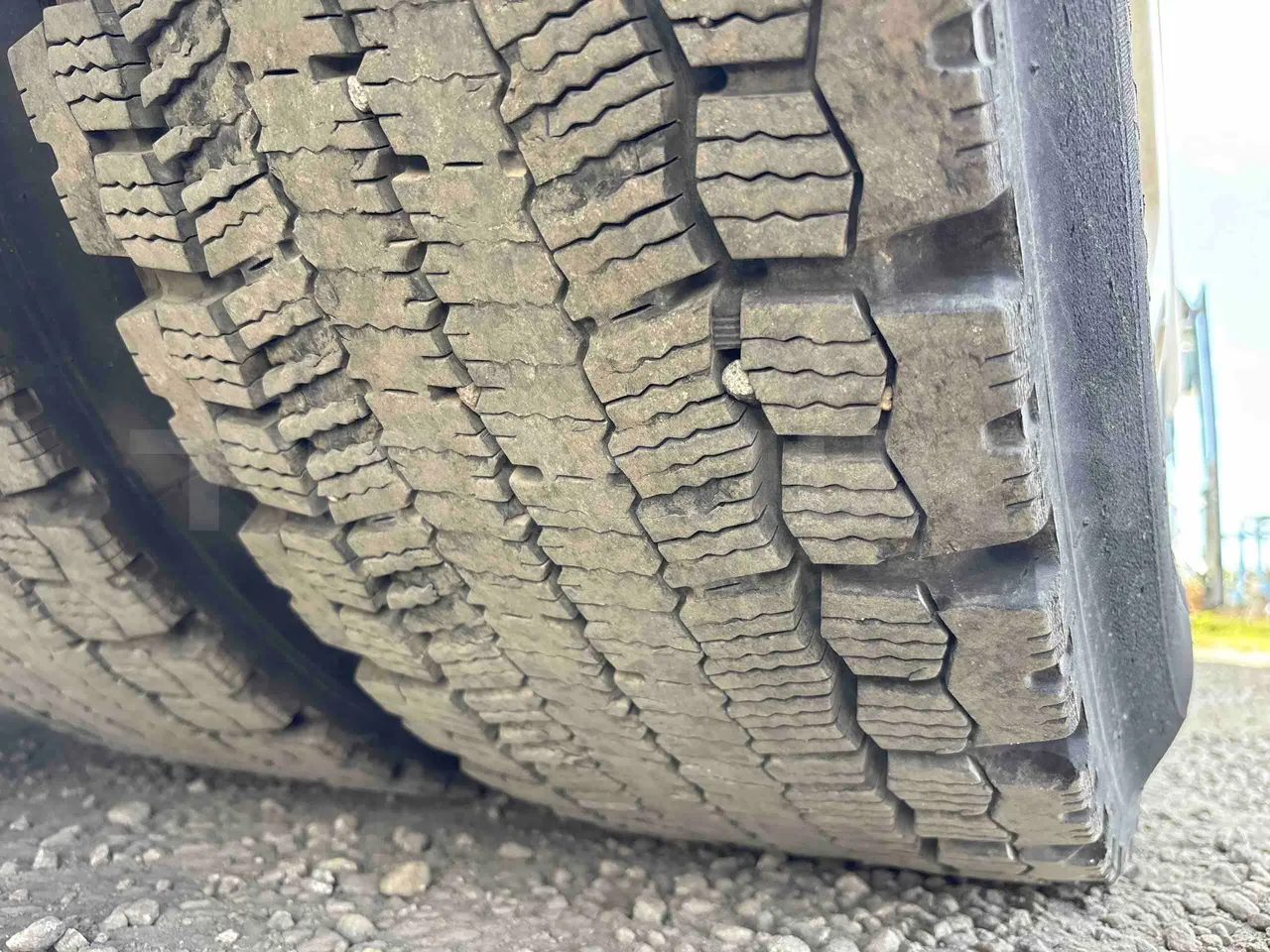 Scania M330 TDX1X3 - Euro6 - 331kW - 13mt - tread condition second axle tires right