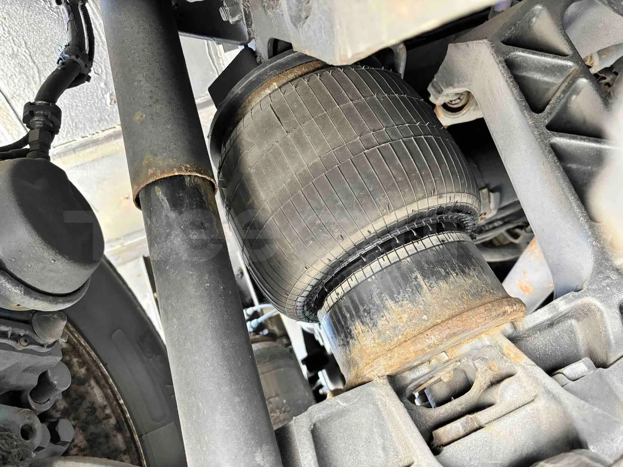 Scania M330 TDX1X3 - Euro6 - 331kW - 13mt - axle 3 air springs 1 left