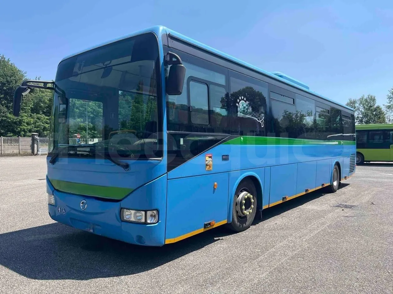 Iveco Crossway - 3/4 front left