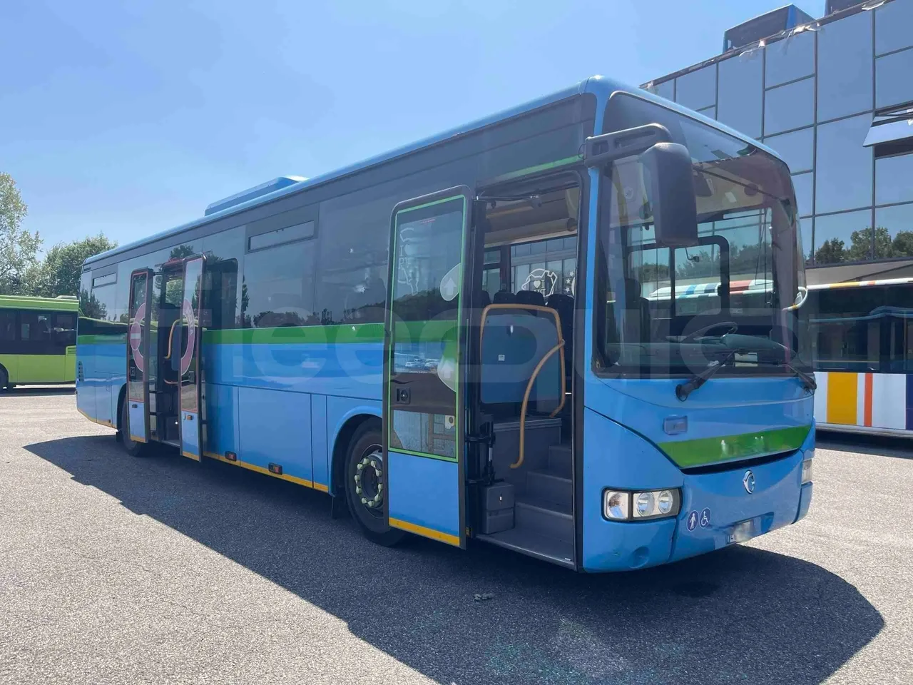 Iveco Crossway - 3/4 right front doors open