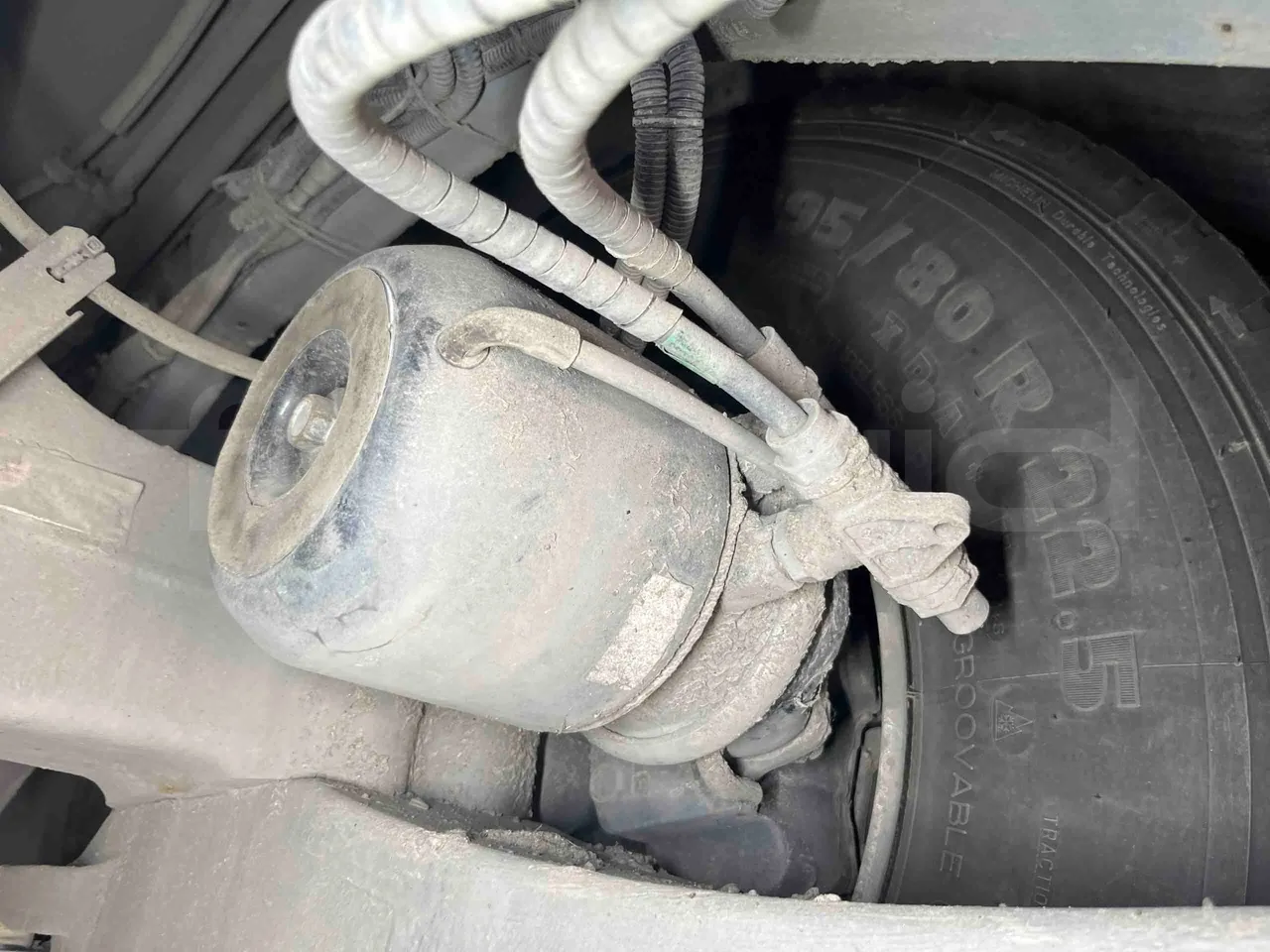 Iveco Crossway - axle 2 caliper brakes right