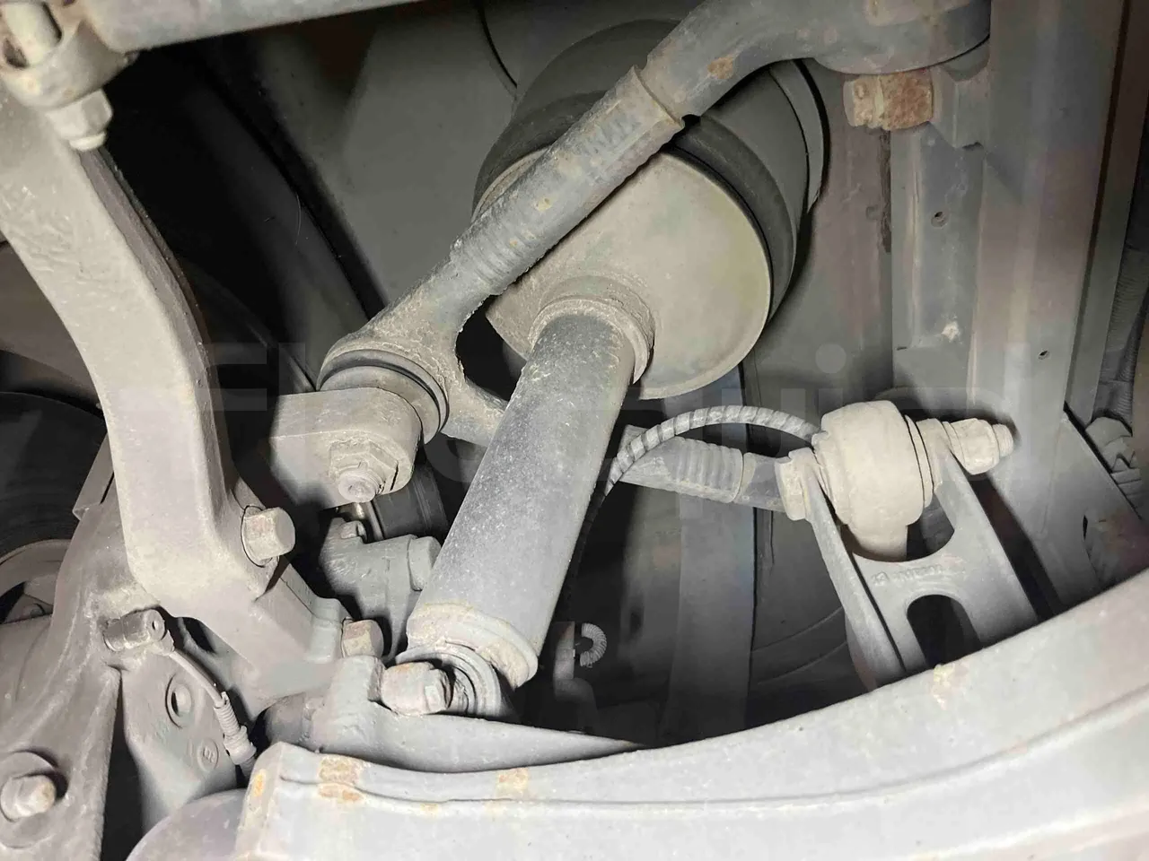 Iveco Crossway - front shock absorbers left