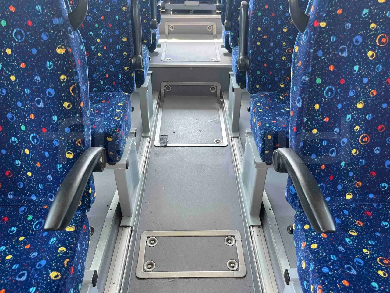 Iveco Crossway - floor hatches photo