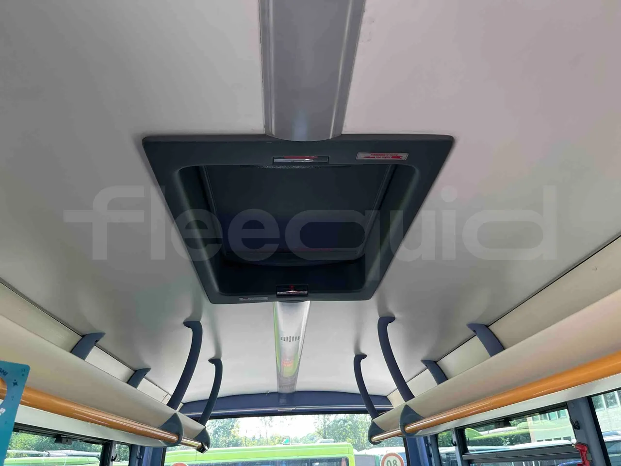 Iveco Crossway - roof hatch 1