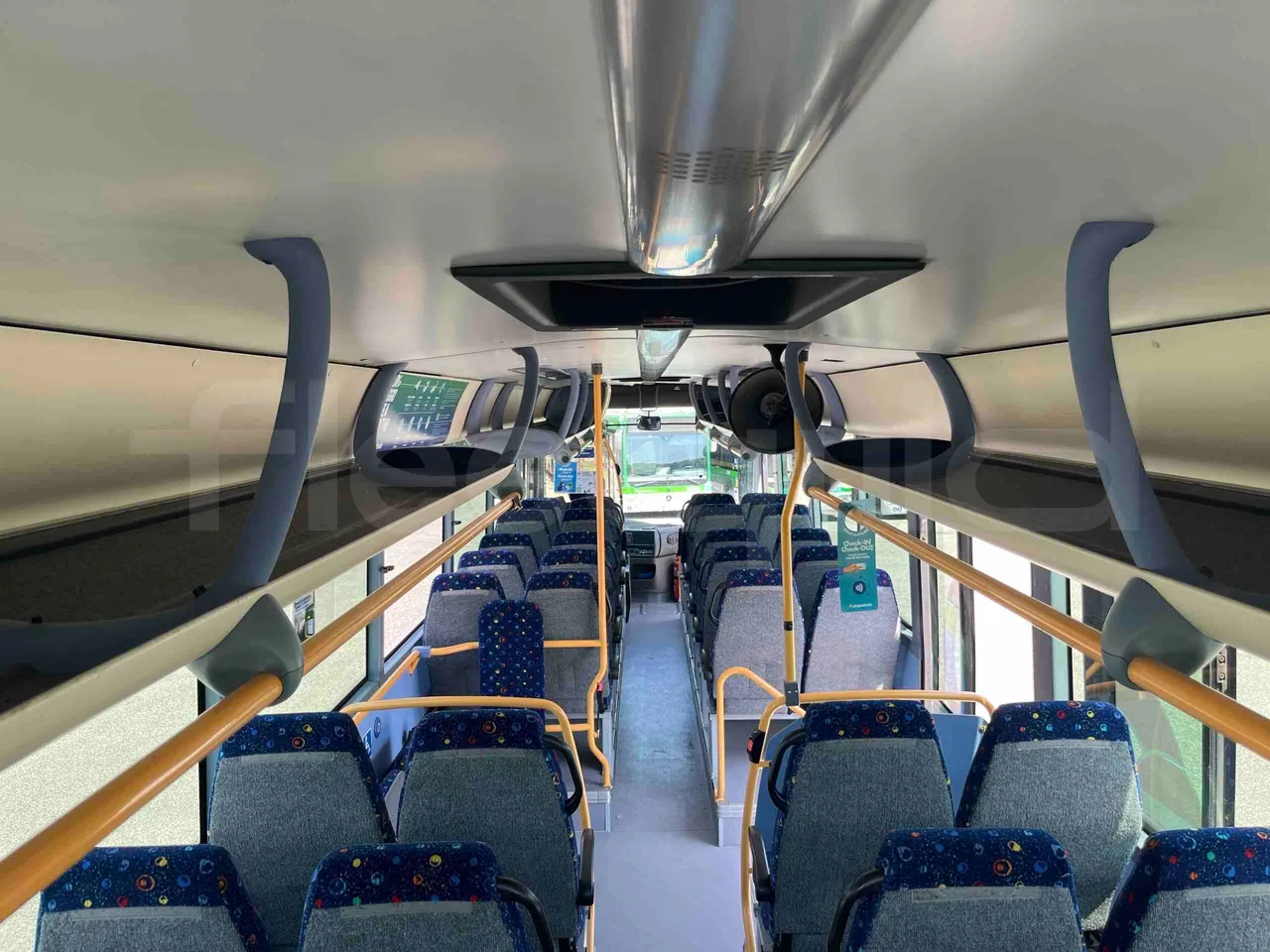Iveco Crossway - overhead compartments photo