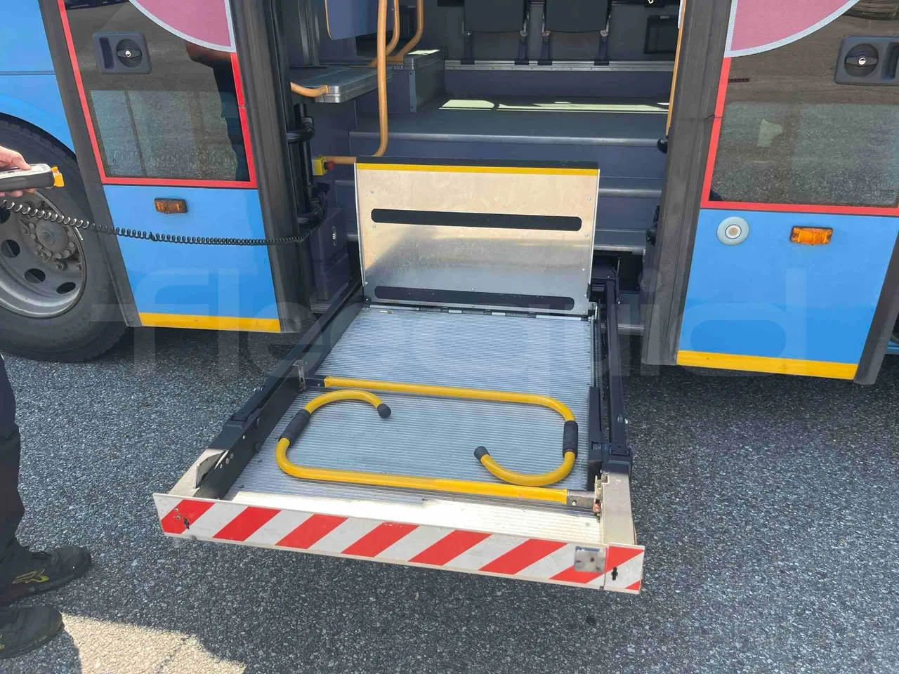Iveco Crossway - platform open photo