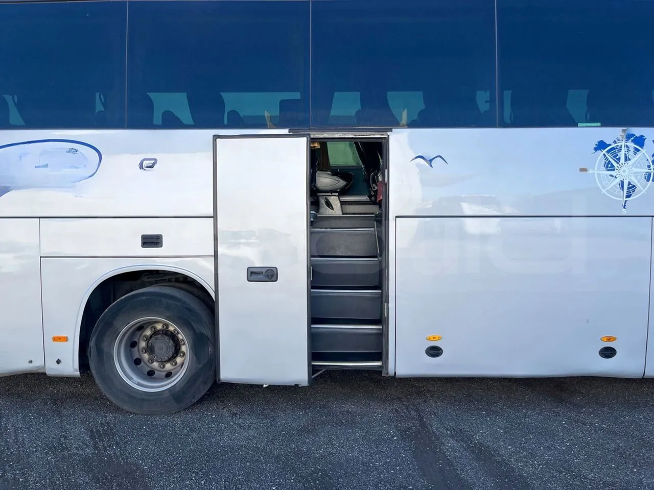 King Long XMQ6127 420-3 - Euro5 - 287kW - 12mt - front door 3 open