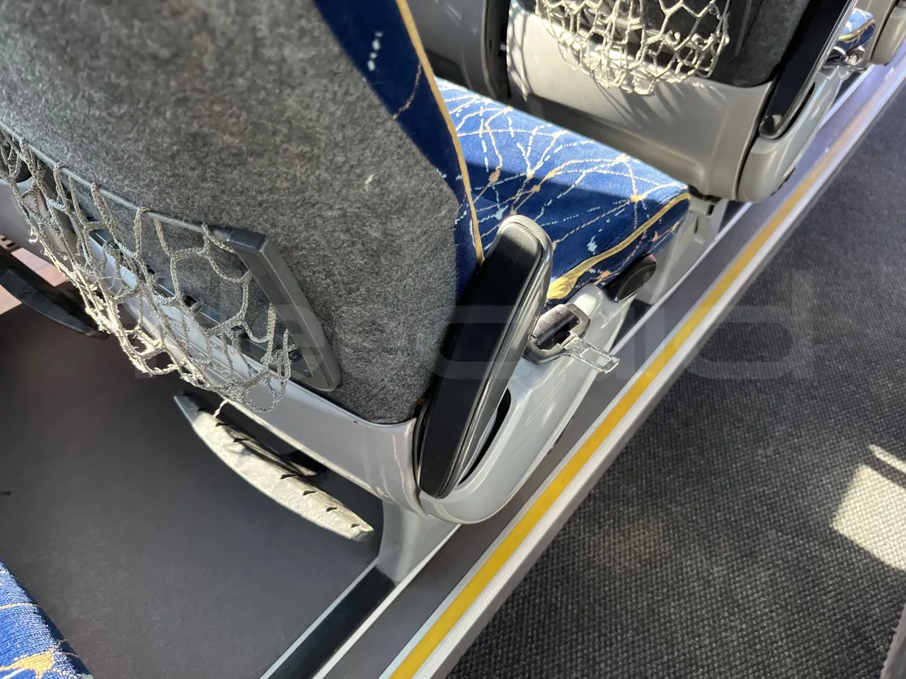 King Long XMQ6127 420-3 - Euro5 - 287kW - 12mt - armrest detail photo