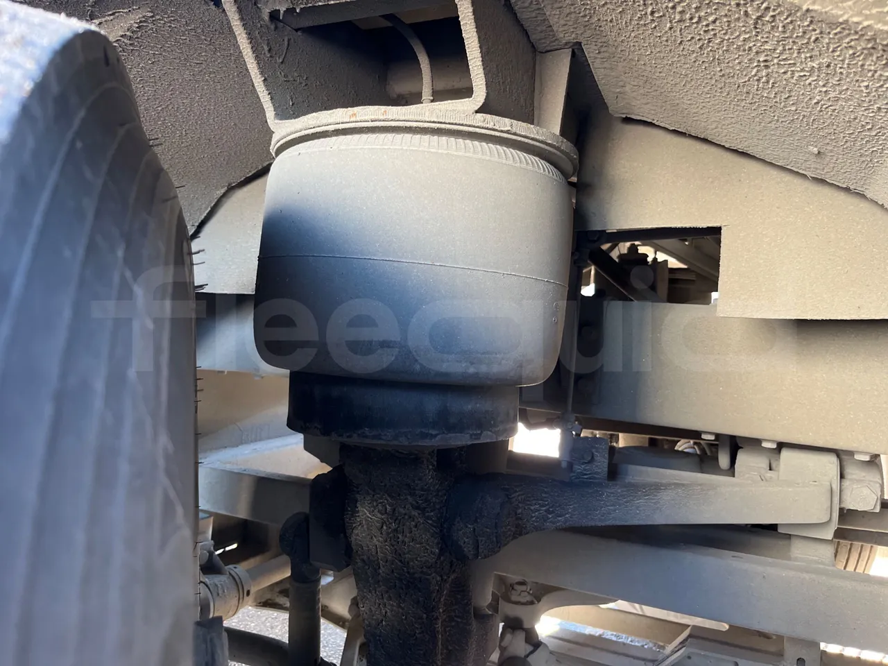 King Long XMQ6127 420-3 - Euro5 - 287kW - 12mt - front air springs right