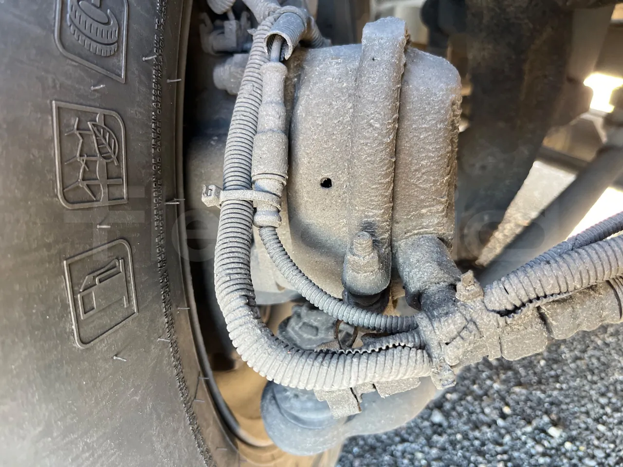 King Long XMQ6127 420-3 - Euro5 - 287kW - 12mt - front brake calipers right