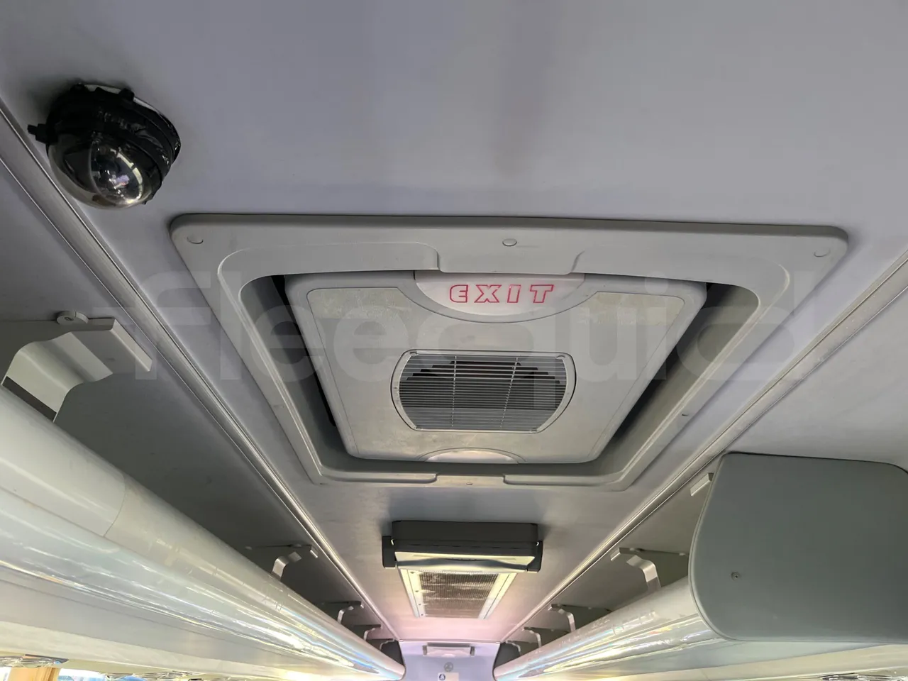 King Long XMQ6127 420-3 - Euro5 - 287kW - 12mt - roof hatch 1