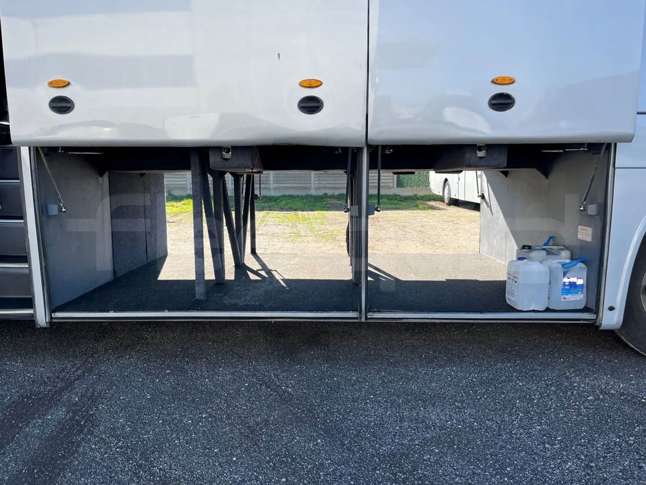 King Long XMQ6127 420-3 - Euro5 - 287kW - 12mt - luggage rack photo