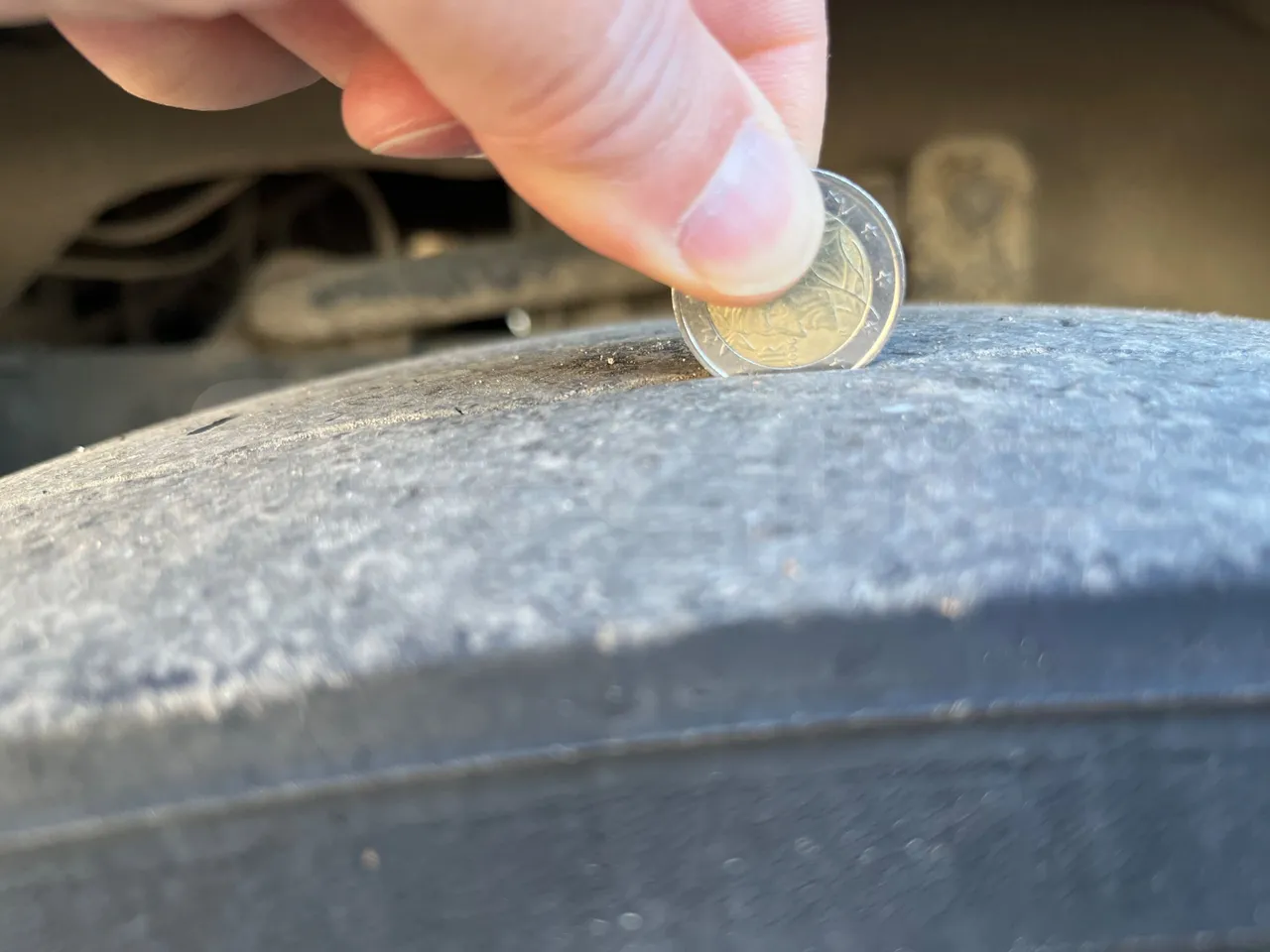 King Long XMQ6127 420-3 - Euro5 - 287kW - 12mt - tread condition front tires left