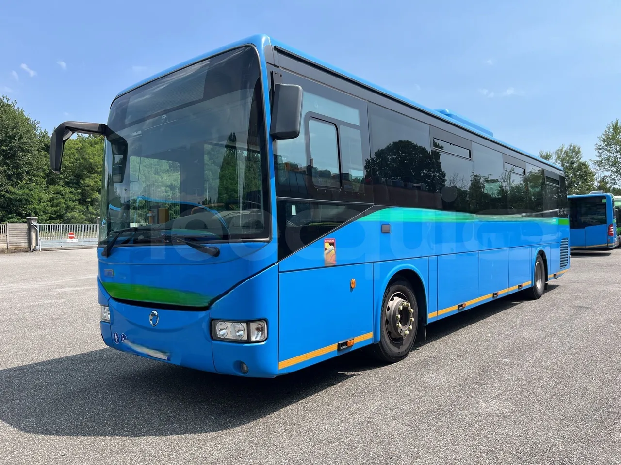 Iveco Crossway - 3/4 Front Left Side