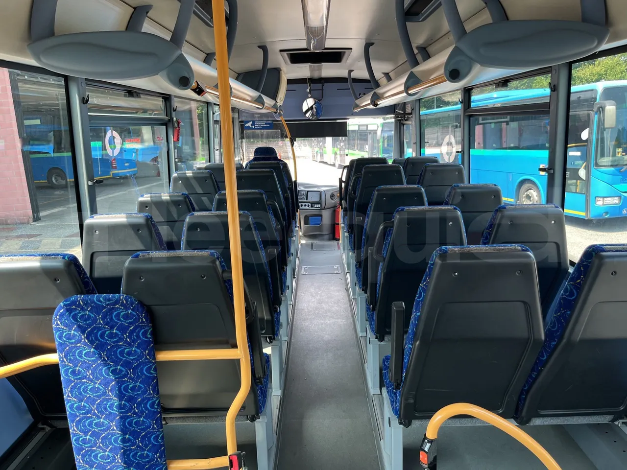 Iveco Crossway - Forward Seats From Middle Position