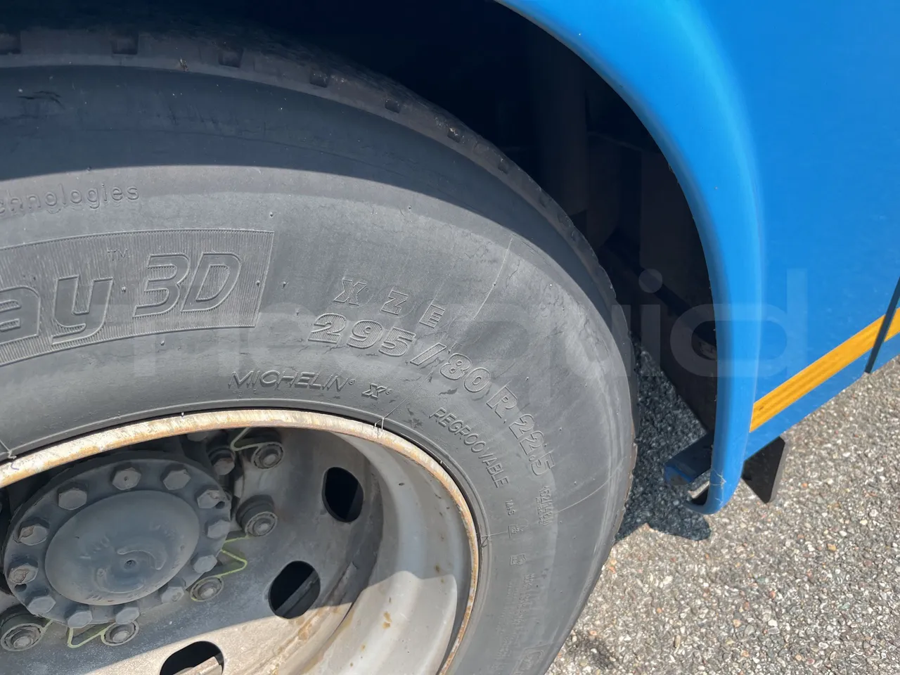 Iveco Crossway - Second Axle Left Side: Tyre Size