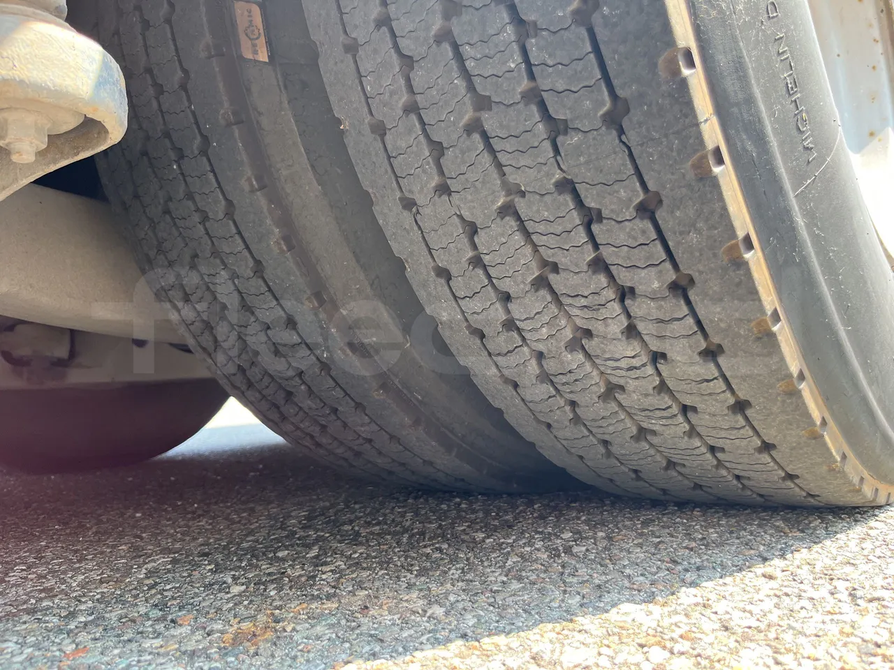 Iveco Crossway - Second Axle Left Side: Tyre Tread