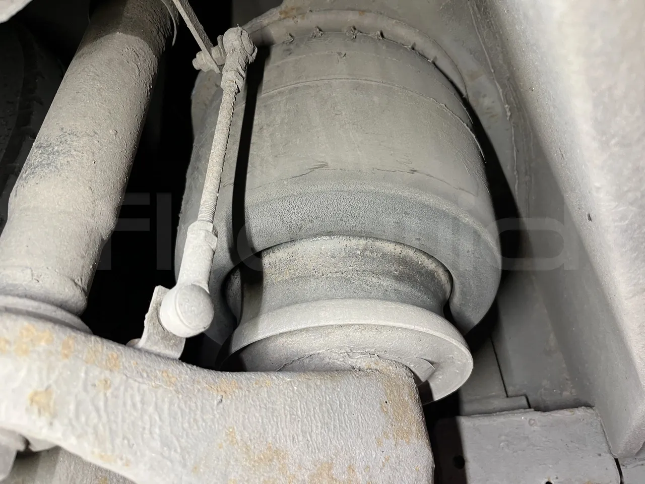 Iveco Crossway - Second Axle Shock Absorbers Left Side