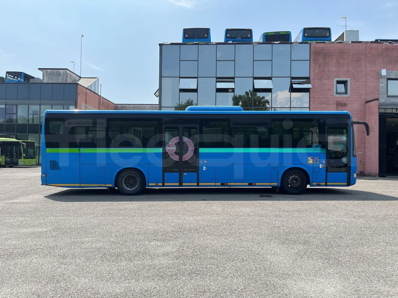 Iveco Crossway - Right Side