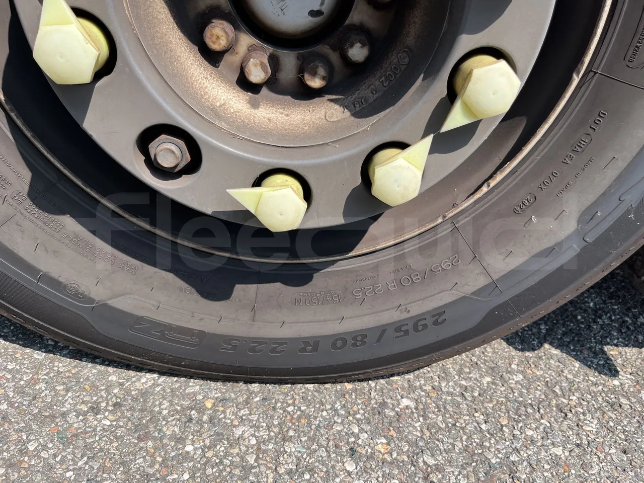 Iveco Crossway - First Axle Left Side: Tyre Size