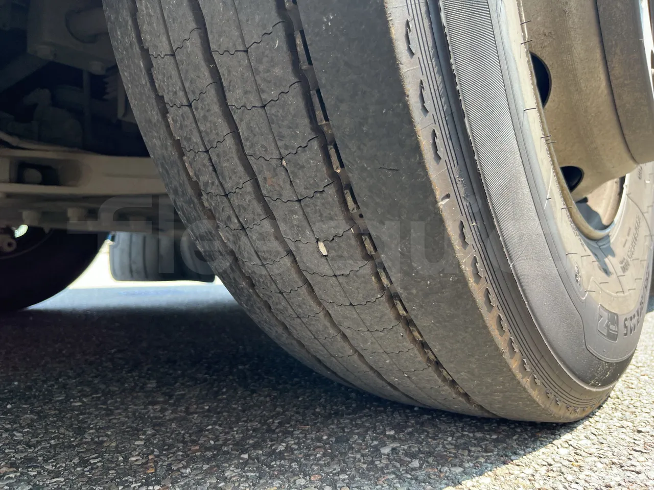 Iveco Crossway - First Axle Left Side: Tyre Tread