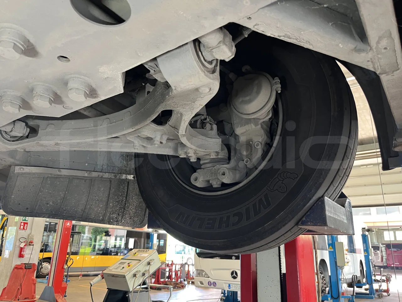 Iveco Crossway - First Axle Left Side