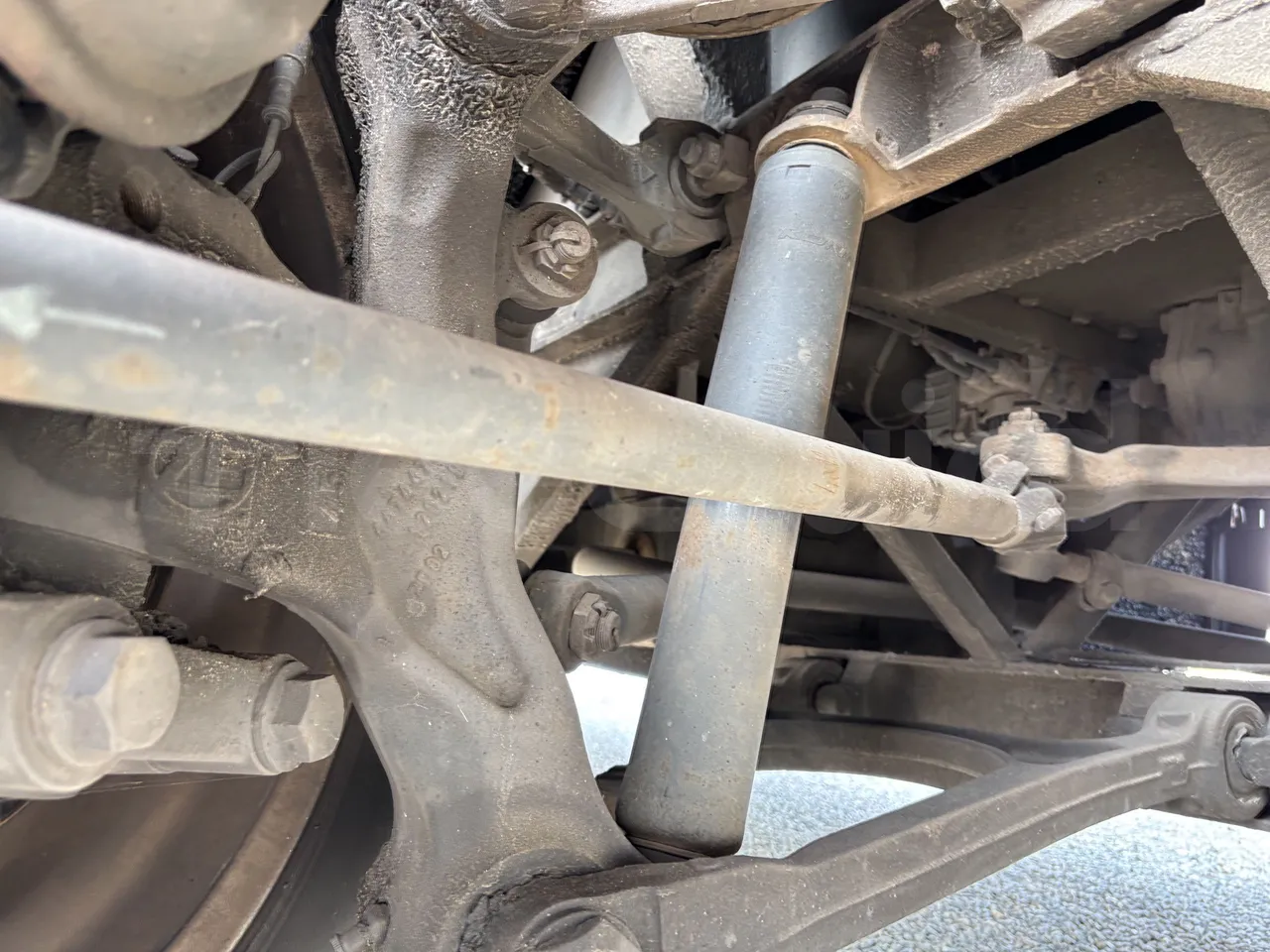 Irizar i6 - First Axle Shock Absorbers Right Side