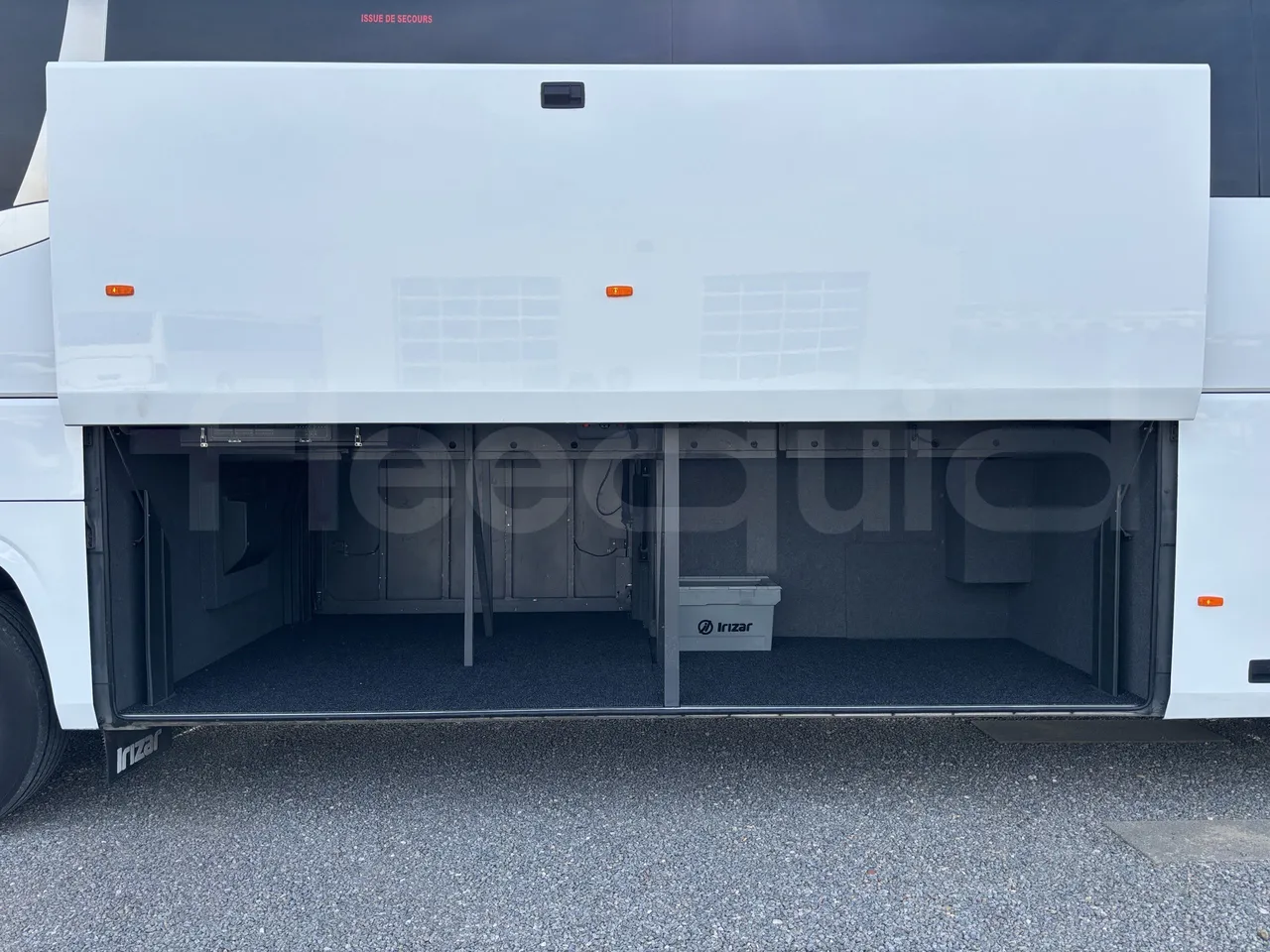 Irizar i6 - Luggage Rack Left Side