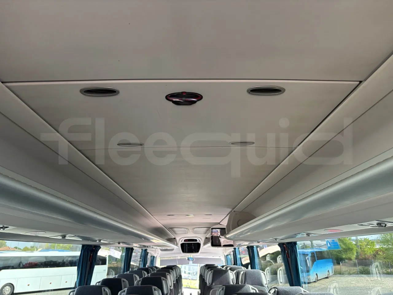 Irizar i6 - Overhead Compartments