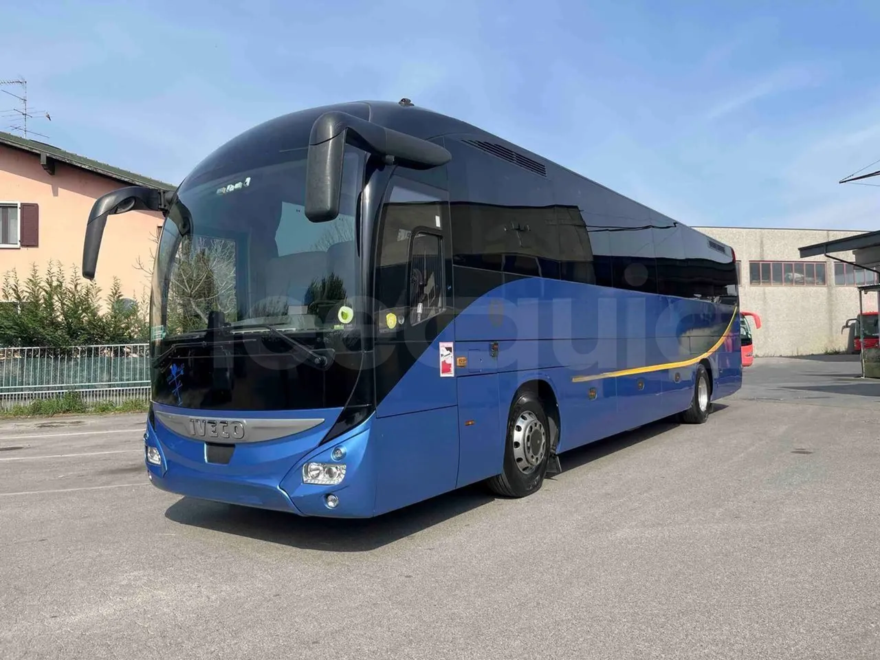 Iveco Magelys SFR2XX - EUR6 - 294kW - 12.265m - 3/4 front left