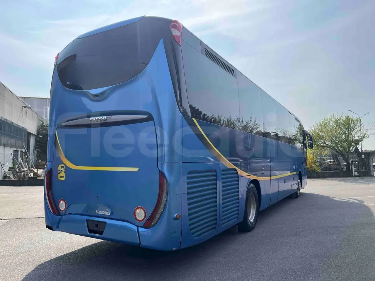 Iveco Magelys SFR2XX - EUR6 - 294kW - 12.265m - 3/4 right rear doors closed
