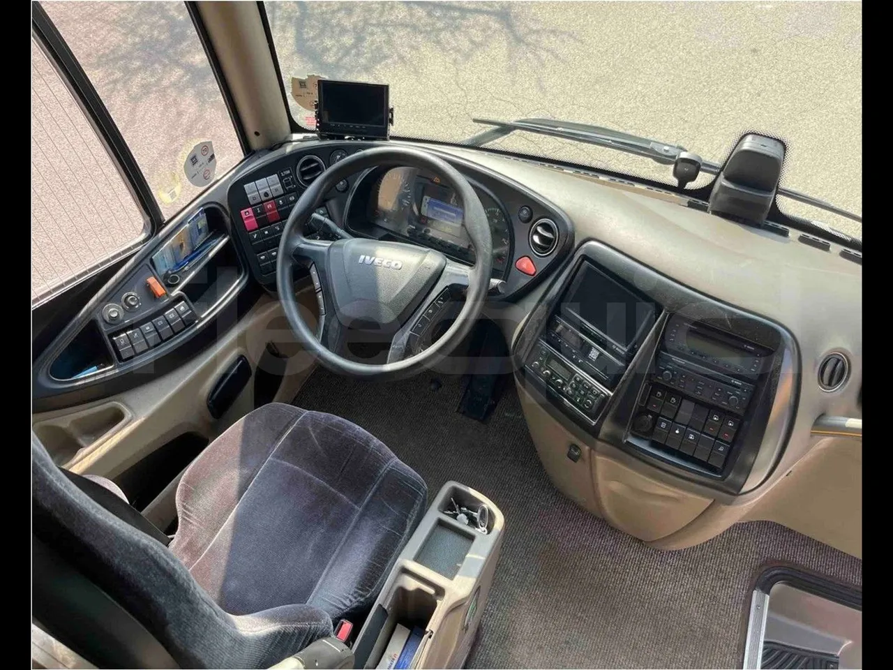 Iveco Magelys SFR2XX - EUR6 - 294kW - 12.265m - buttons panels on