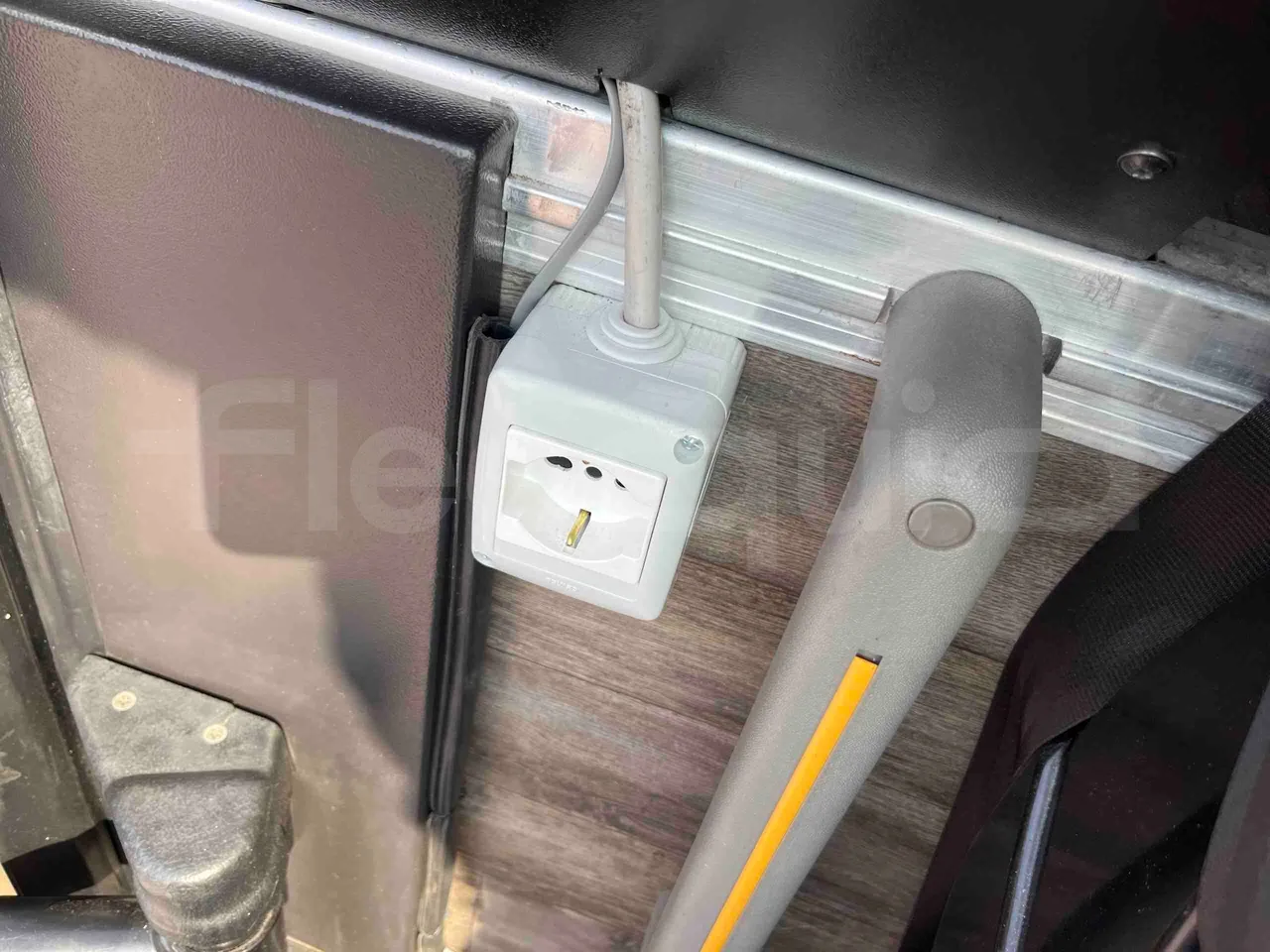 Iveco Magelys SFR2XX - EUR6 - 294kW - 12.265m - usb charging detail