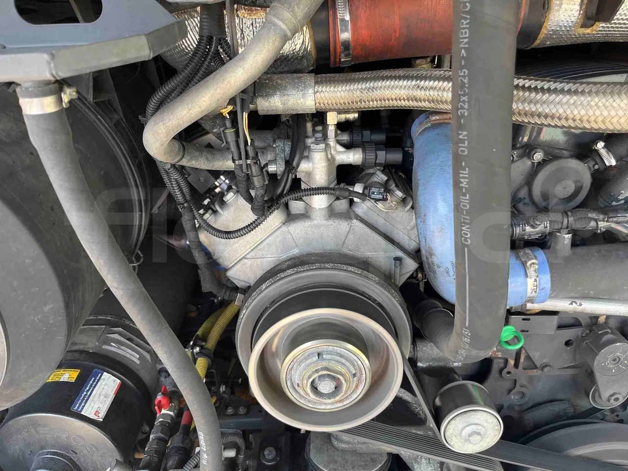 Iveco Magelys SFR2XX - EUR6 - 294kW - 12.265m - air conditioning compressor