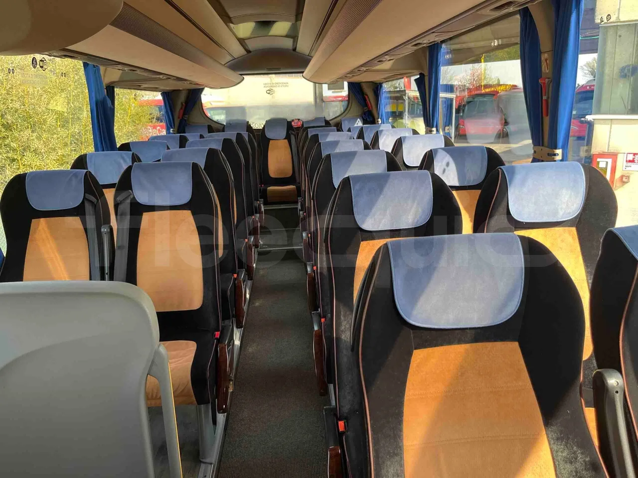 Iveco Magelys SFR2XX - EUR6 - 294kW - 12.265m - reverse view middle aisle