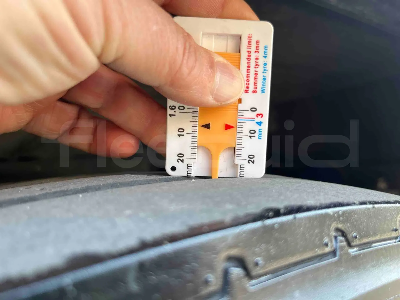 Iveco Magelys SFR2XX - EUR6 - 294kW - 12.265m - tread condition front tires left