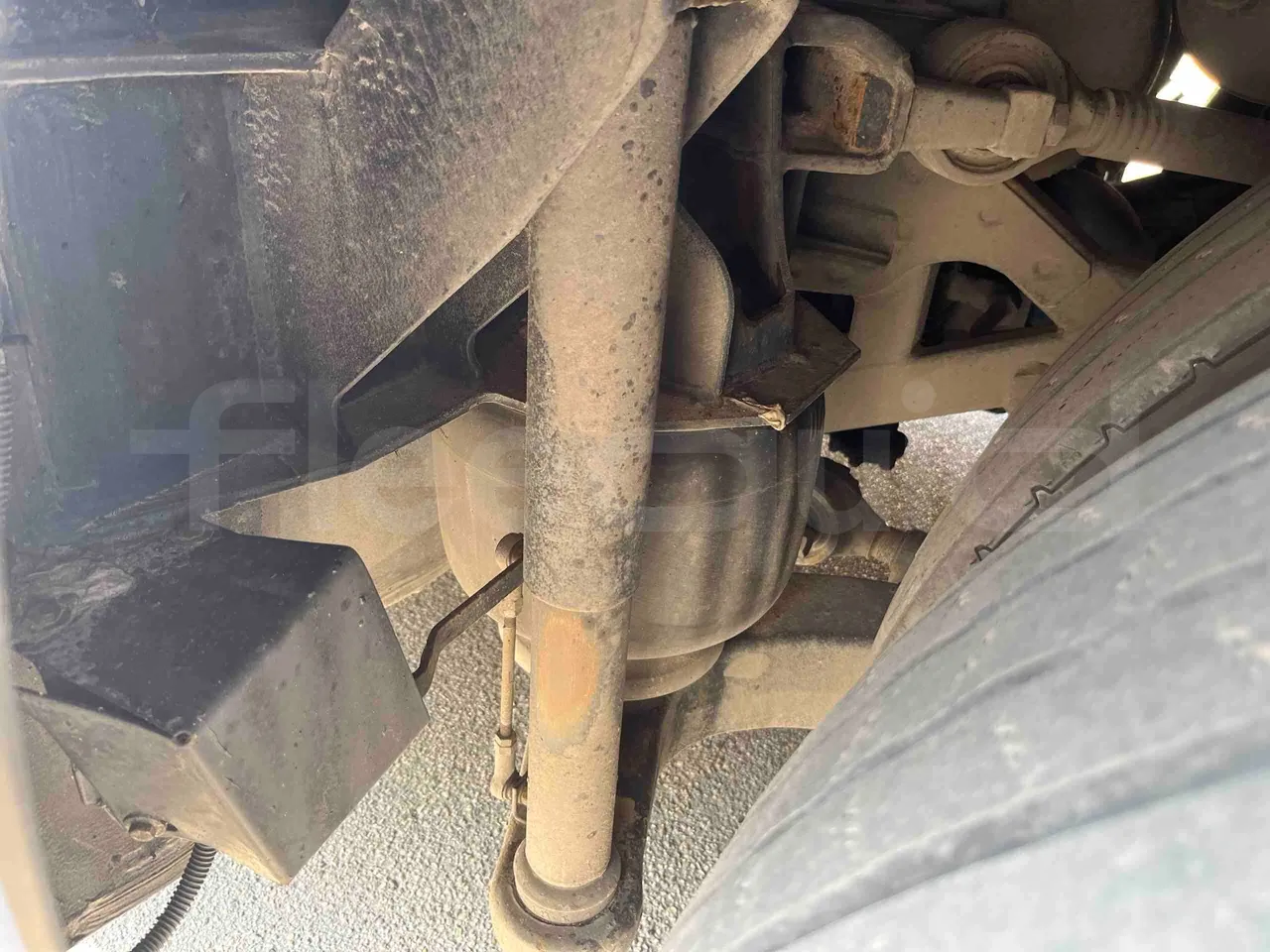 Iveco Magelys SFR2XX - EUR6 - 294kW - 12.265m - axle 2 shock absorbers 1 left