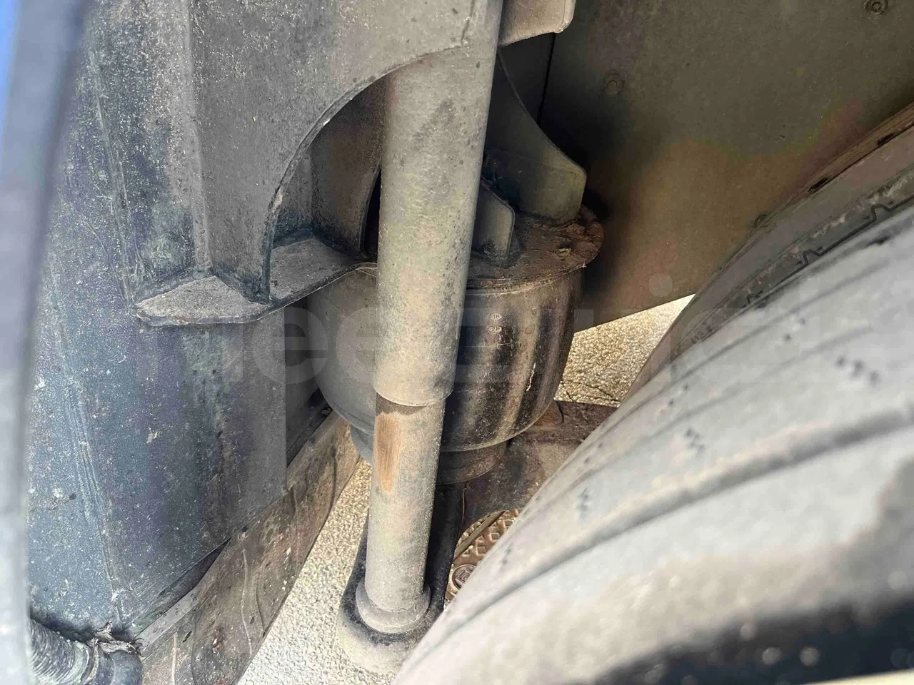 Iveco Magelys SFR2XX - EUR6 - 294kW - 12.265m - axle 2 shock absorbers 2 left