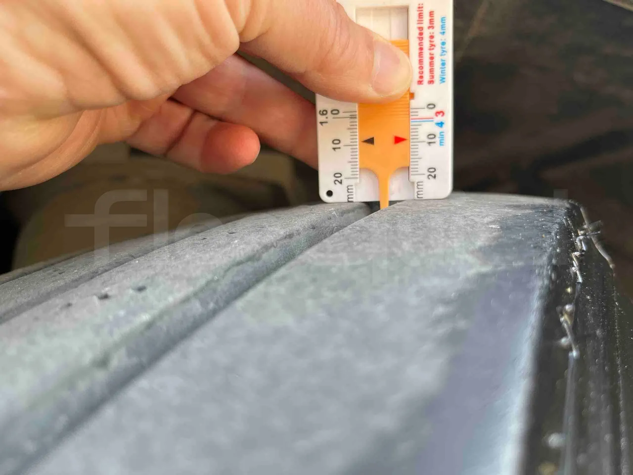 Iveco Magelys SFR2XX - EUR6 - 294kW - 12.265m - rear left tire photo