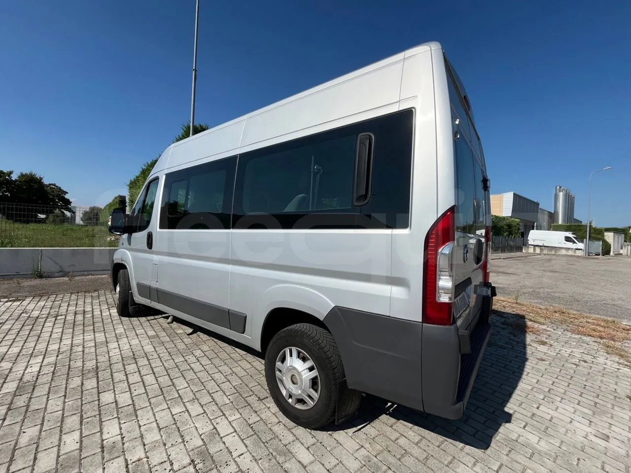 Fiat Ducato 250B/Euro4 - 0.88 Kw - 5,413 Mt - 3/4 left rear side