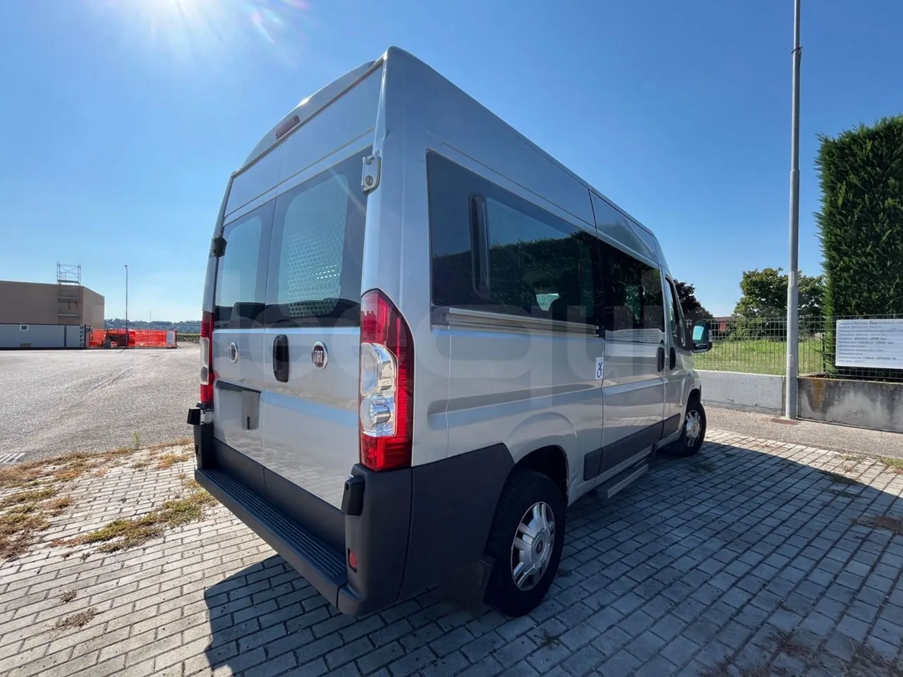 Fiat Ducato 250B/Euro4 - 0.88 Kw - 5,413 Mt - 3/4 right rear doors closed