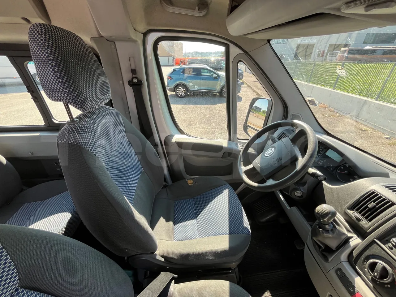 Fiat Ducato 250B/Euro4 - 0.88 Kw - 5,413 Mt - driver microphone accessories photo