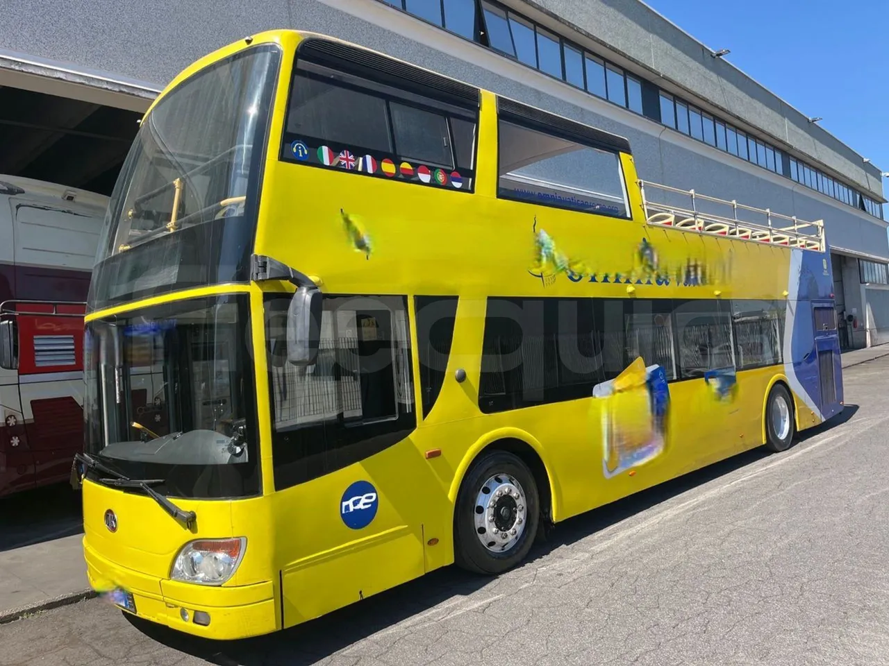 Ankai HFF6110GS1 ANKAI - Euro5 - 209kW - 11.400mt - 3/4 front left