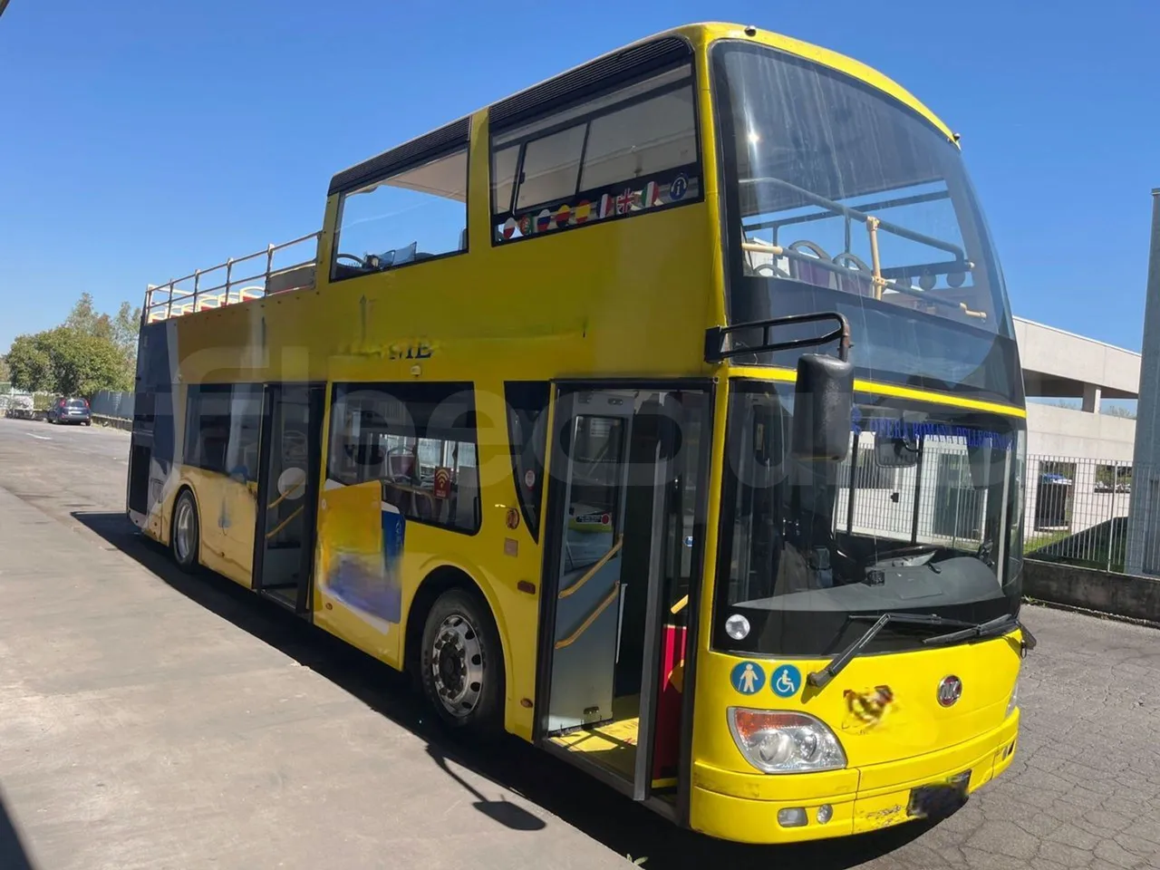 Ankai HFF6110GS1 ANKAI - Euro5 - 209kW - 11.400mt - 3/4 right front doors open