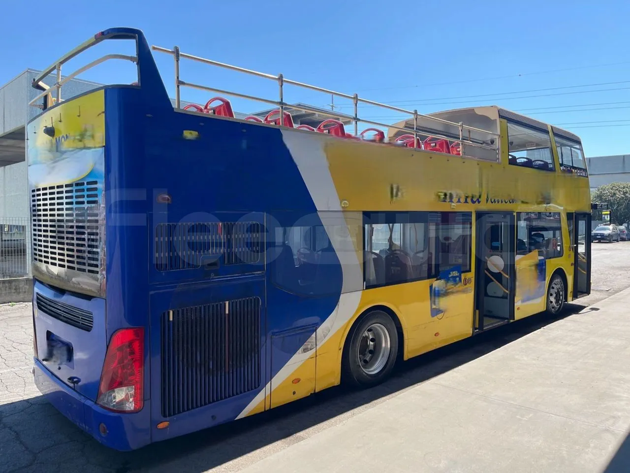 Ankai HFF6110GS1 ANKAI - Euro5 - 209kW - 11.400mt - 3/4 right rear doors open