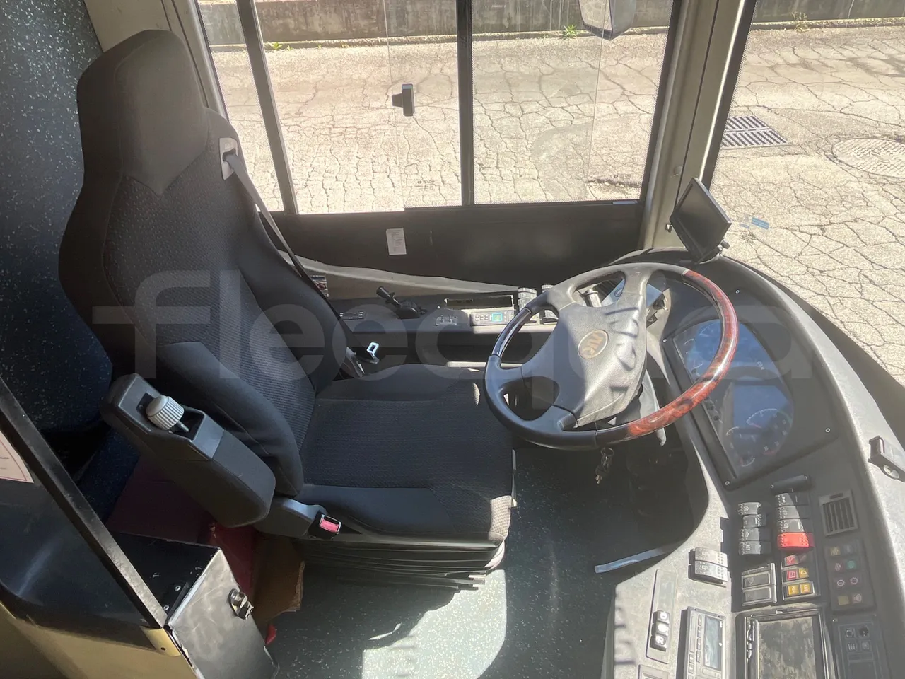 Ankai HFF6110GS1 ANKAI - Euro5 - 209kW - 11.400mt - driver's seat photo