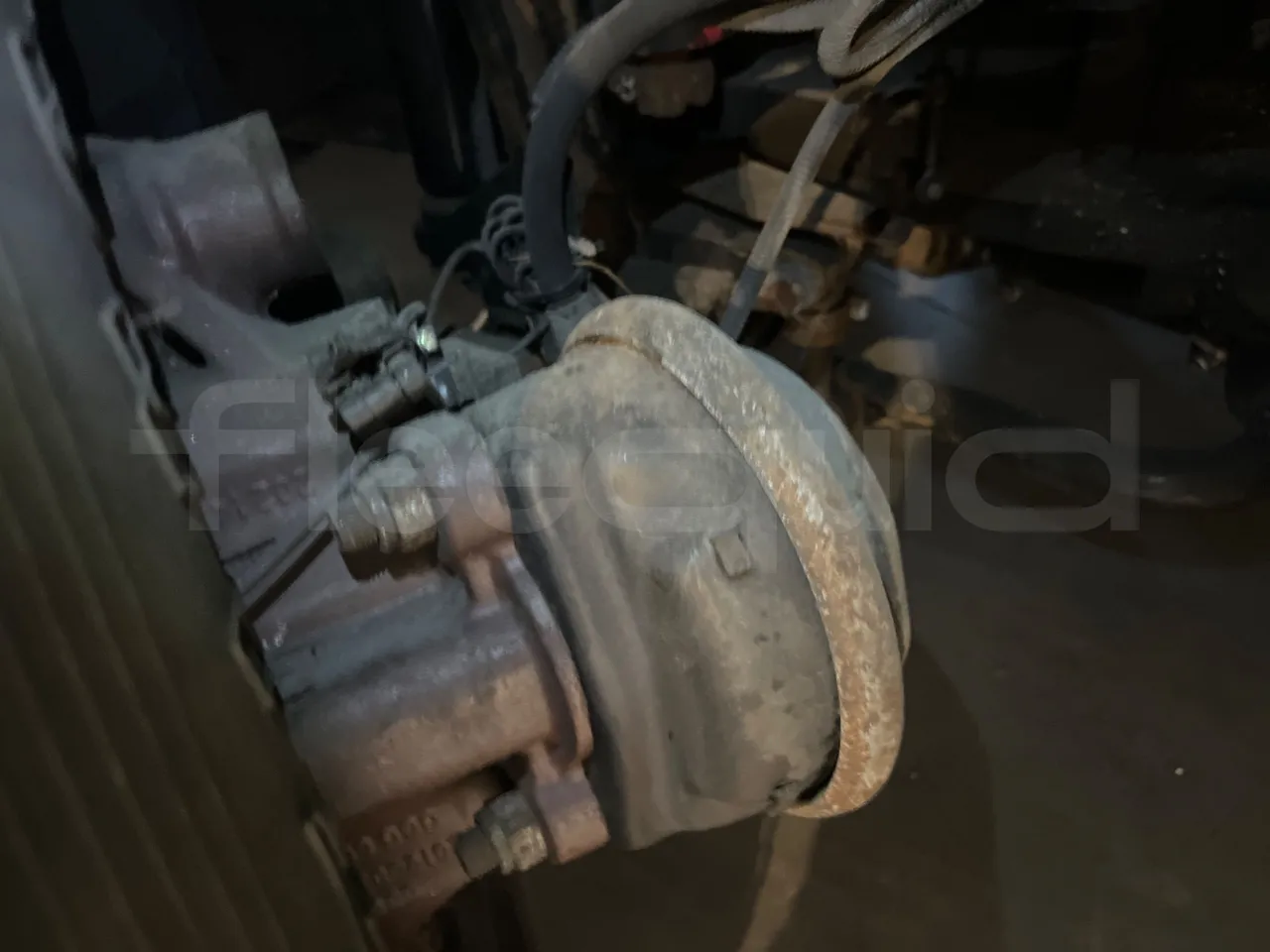 Ankai HFF6110GS1 ANKAI - Euro5 - 209kW - 11.400mt - front brake calipers right