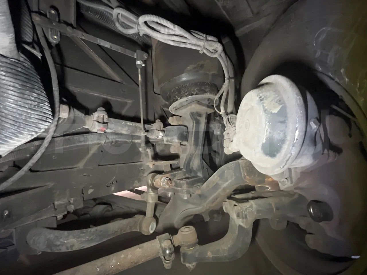 Ankai HFF6110GS1 ANKAI - Euro5 - 209kW - 11.400mt - front shock absorbers left