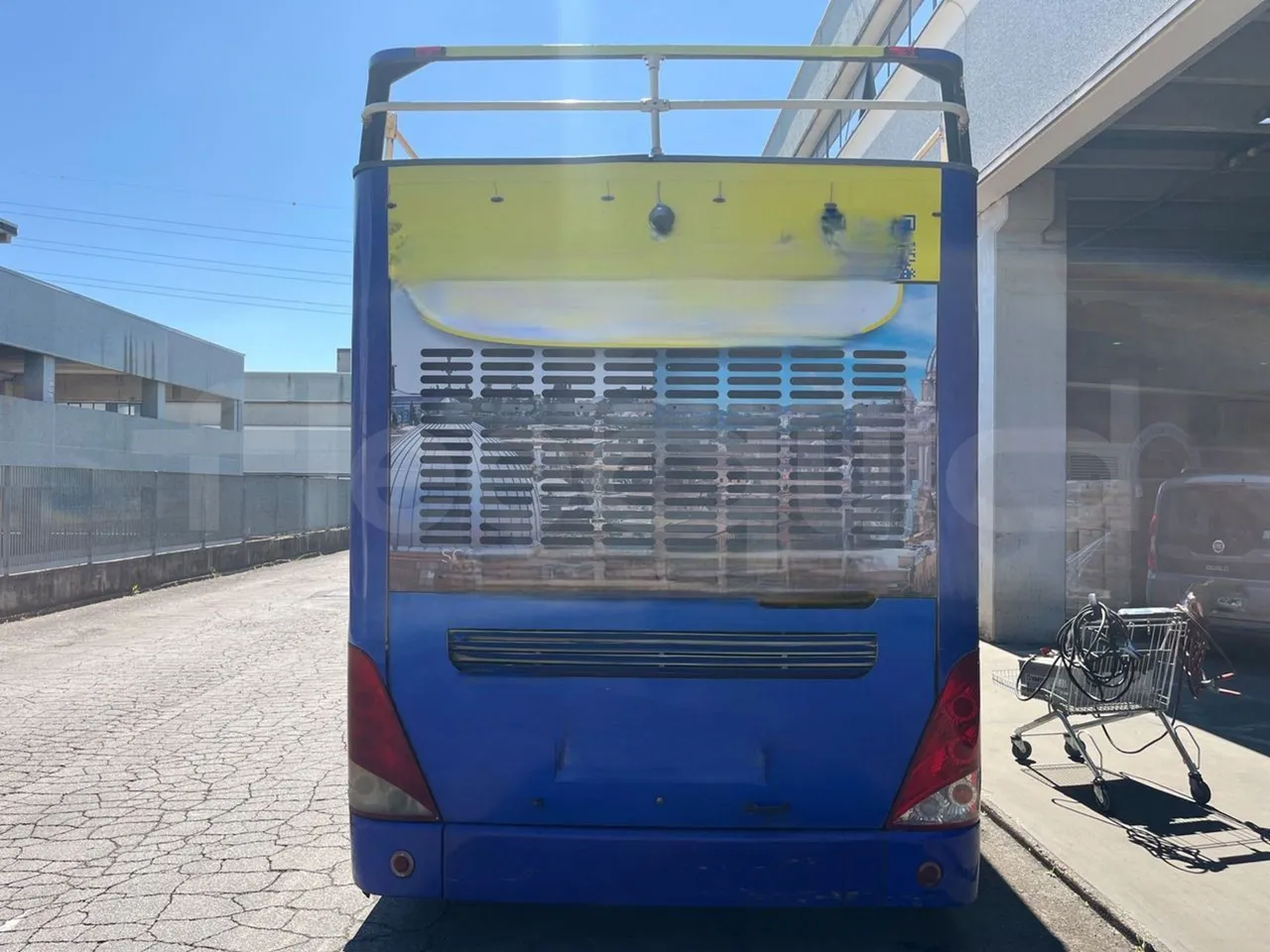 Ankai HFF6110GS1 ANKAI - Euro5 - 209kW - 11.400mt - rear hatch closed